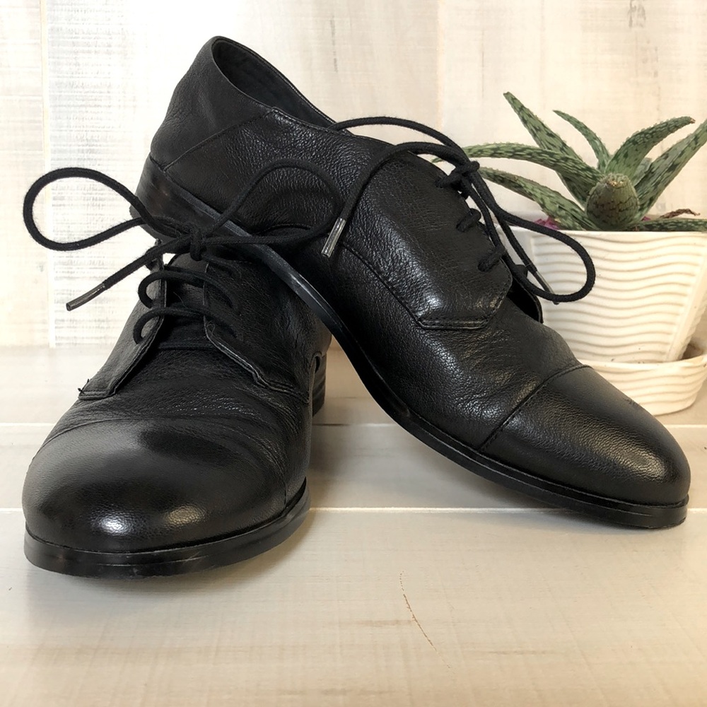 Nine West black leather Oxford shoes